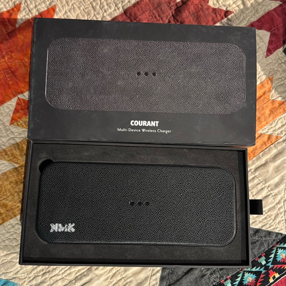 Courant Wireless Charging pad Black. 10W Output/5w Input Wireless